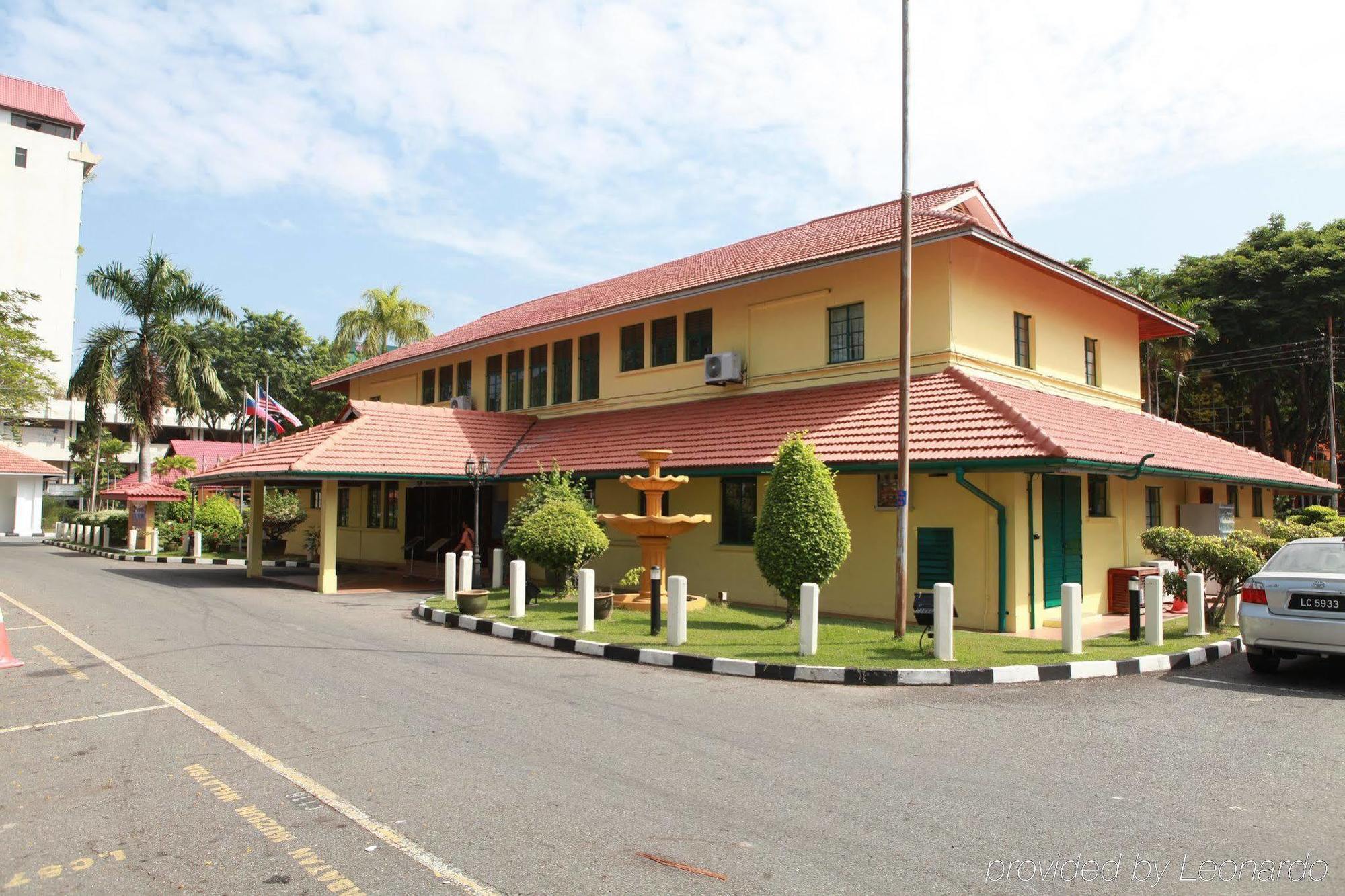Hotel Dorsett Grand Labuan Exterior foto